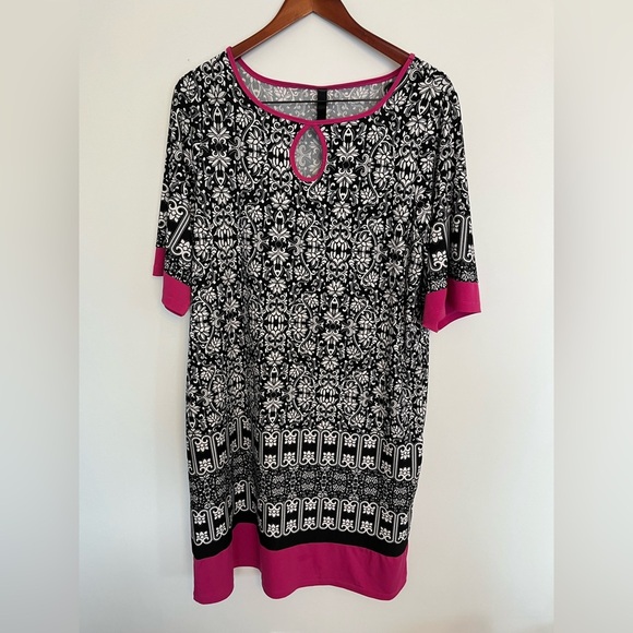 Black, white and Pink Women's dress size 1X - Picture 4 of 4